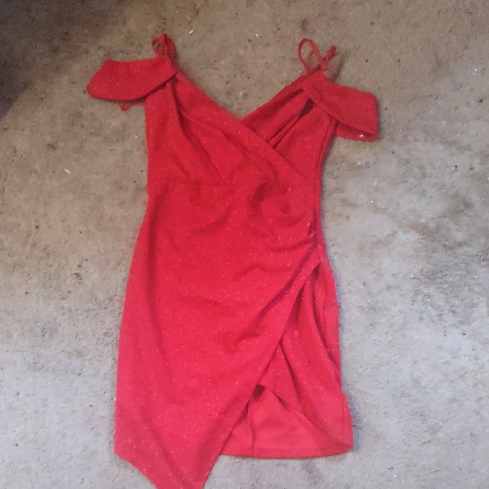 Elegant Sparkly Red Off-Shoulder Dress